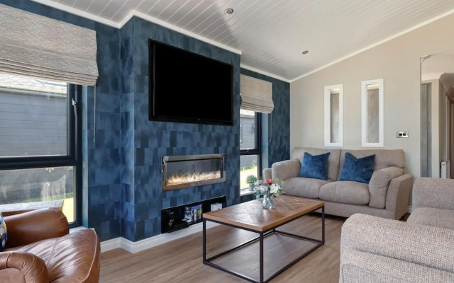 Dewin Bach - Luxury Lodge Hot Tub Close to Beach