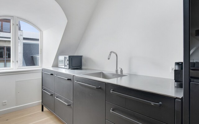 Sanders King - Popular 2-bdr Apt In Copenhagen Center