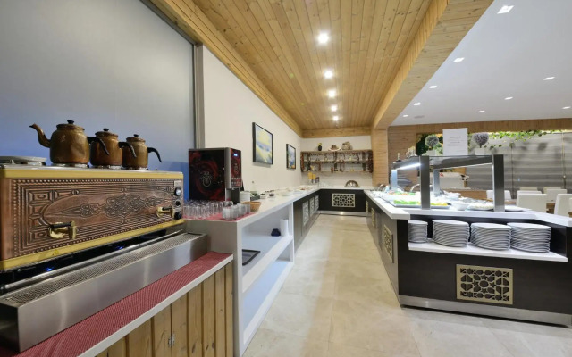 Lugga Boutique Hotel & Beach