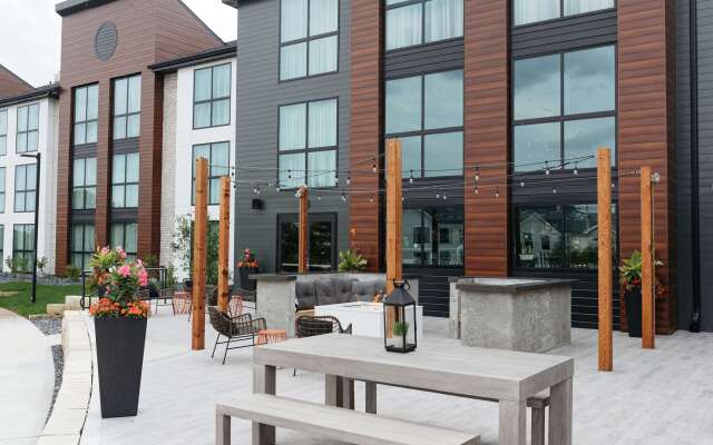 Revel Hotel Des Moines Urbandale, Tapestry Collection by Hilton