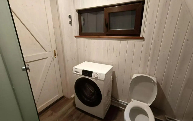 Cozy Aframe with a vat