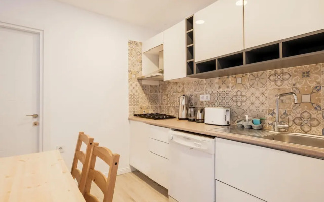 Comfy Flat w Patio 3 min to Beach in Bodrum