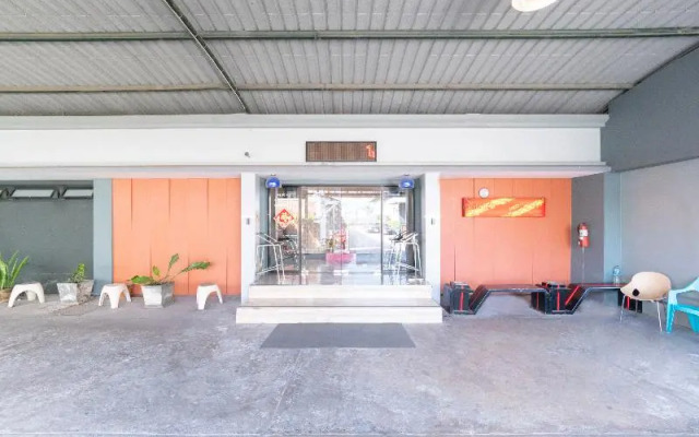Chonburi Hotel by OYO Rooms