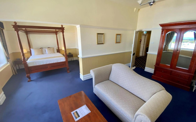 The Carrington Hotel