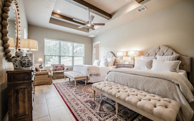 All-suite Century Oak House - Walk To Hidden Falls 2 Bedroom Home - фото 5