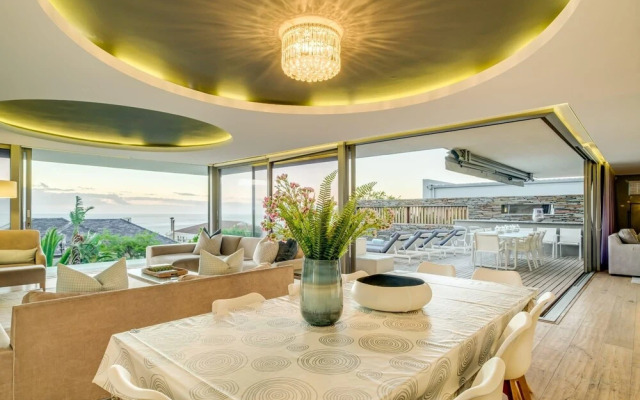 Incredible Camps Bay Villa With Five Bedrooms and Private Pool The Cheviots