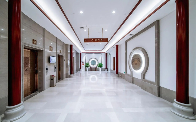 YUN-ZEN Jinling Acrobatics Hotel