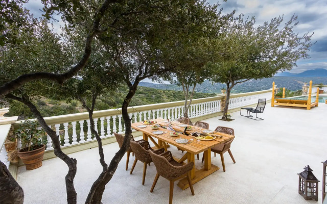 Oak Tree Estate