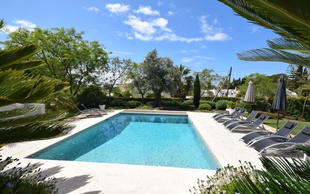 Modern Villa With Swimming Pool Near Carvoeiro