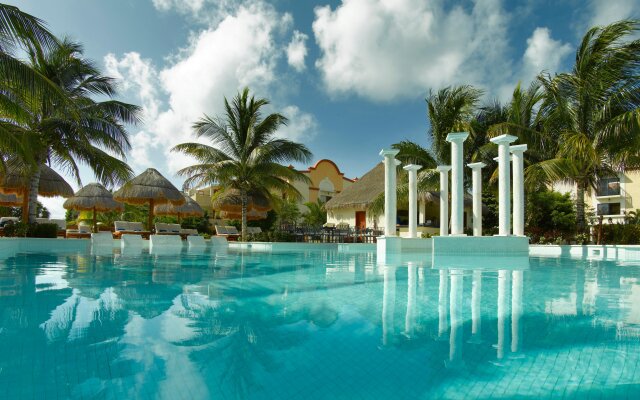 Grand Palladium Riviera Resort And Spa
