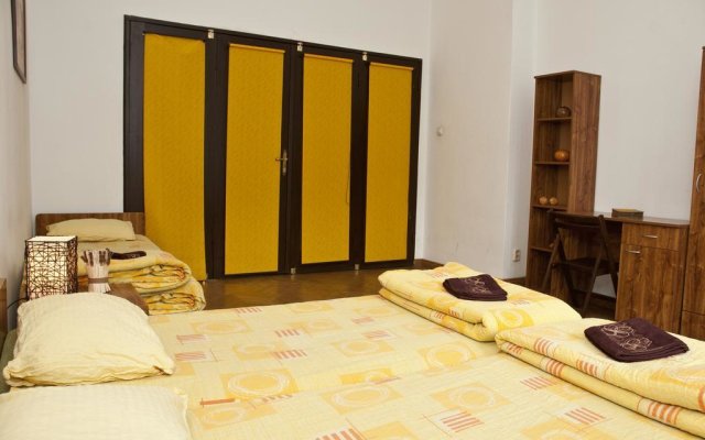 Hostel Mostel