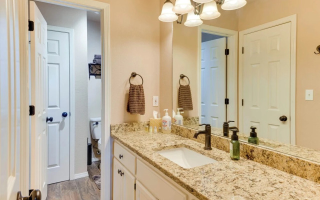 15-acre Retreat Near Dtwn Tulsa & Skiatook Lake