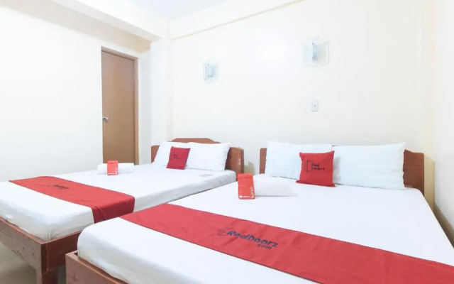 Reddoorz @ Golden Park Inn La Union