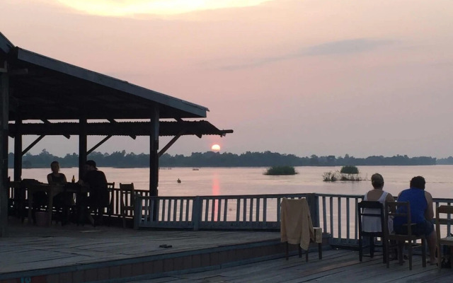 Souk San Sun Set Bungalow