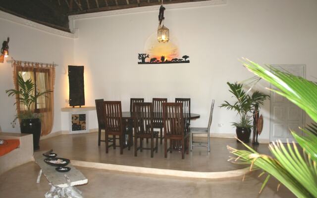 House With in Watamu With Pool Access Furnished Terrace a