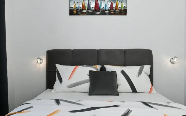 Stylish Kaštela Apartment With Modern Amenities and Free Parking