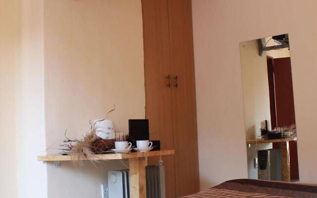 Mohlongwafatshe Guest House