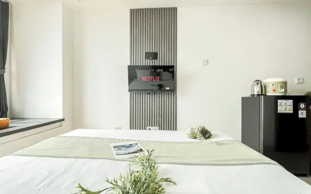 Studio Apartment Collins Boulevard Near Summarecon Mall Serpong