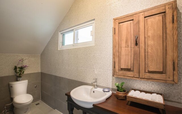 Moon 11 Boutique Home