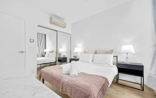 Metawise BnB 2BR Near Airport Pool Gym Train – Guest Rooms – Sydney