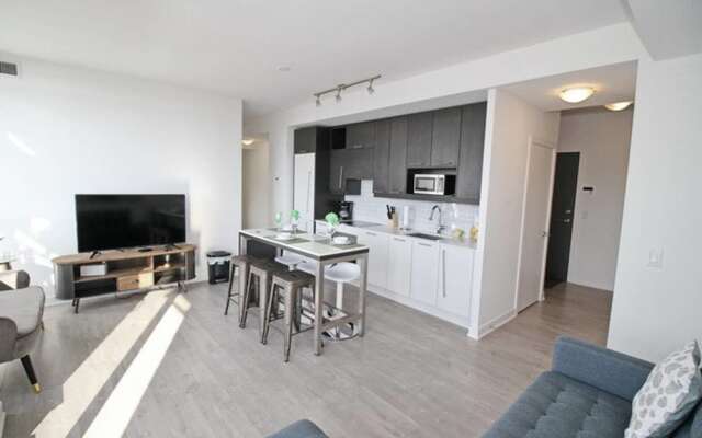 Executive 3Br in Entertainment District