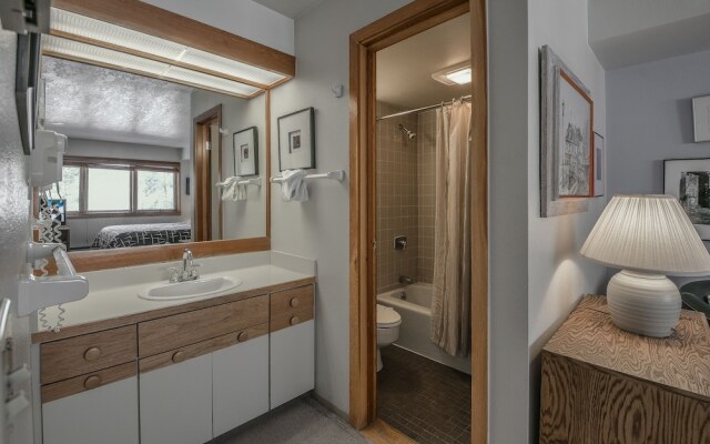 Quicksilver 1677 OFB