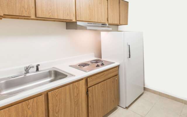 Howard Johnson by Wyndham Roseburg