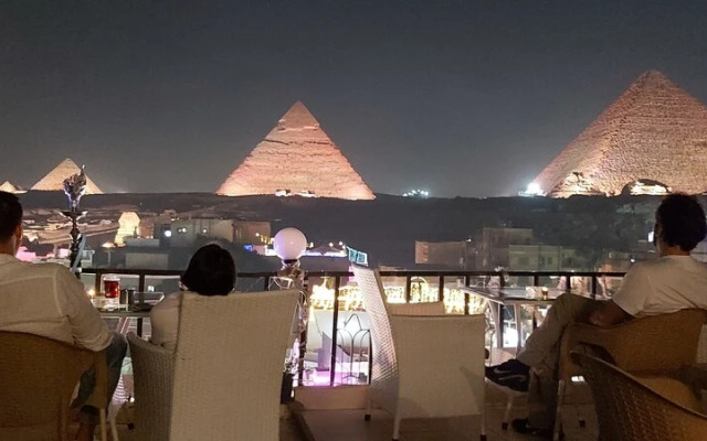 Golden Pyramids Inn