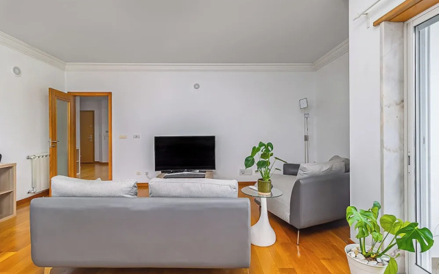 Stylish Stay in Lisbon-Scenic Views