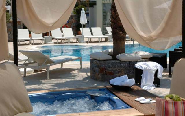 Angela Suites Boutique Hotel