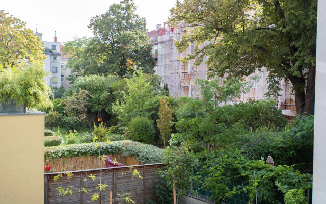 Stilvolle Wohnung mit ruhig gelegenem Balkon