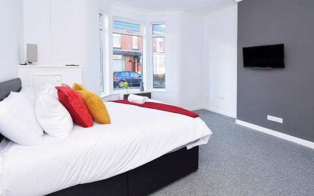 Townhouse @ 272 Walthall Street Crewe