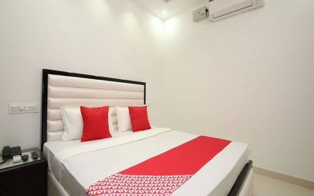 Oyo 35930 Tricity Hotel Premia