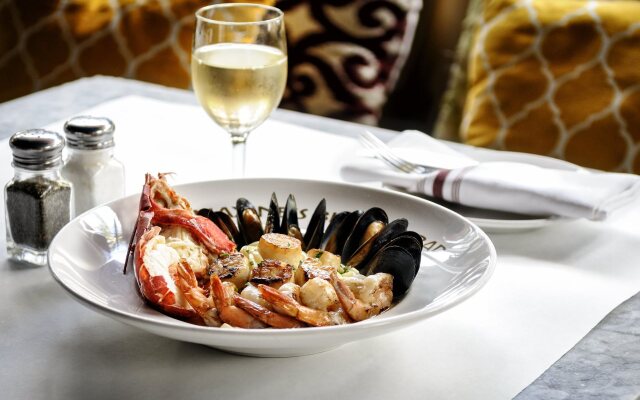 Catalina Hotel & Beach Club