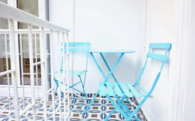 Lovely-Bright Apt - Hilton Hotel Area