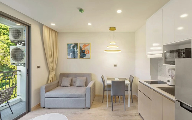 One bedroom Palmetto Condo Karon A 606