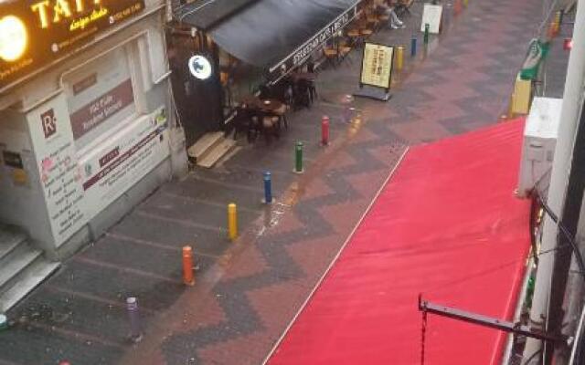 2 Central Apartment in KADIKOY close Ferry Metro BULL Marmara