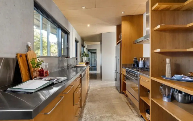 Luxury Portsea Sanctuary Gas Heat Pool Gardens