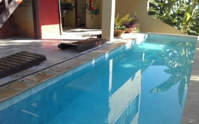 Casa Yellow Búzios Hostel