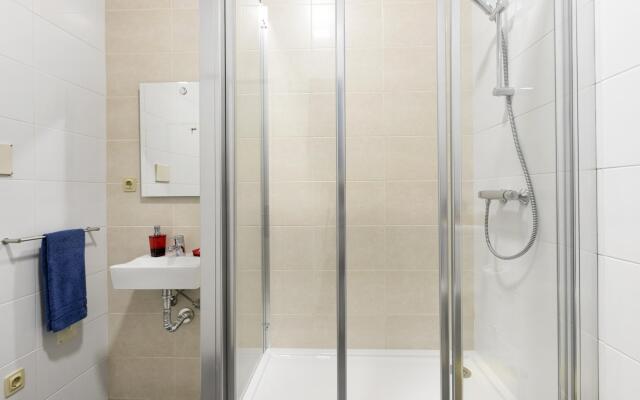 LV Premier Gaia GA2 garden, AC, pool