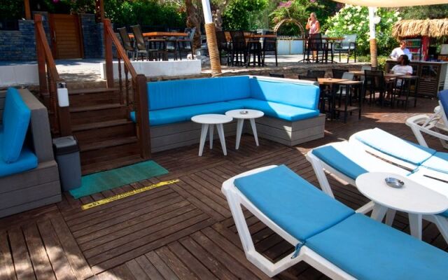 Anar Hotel
