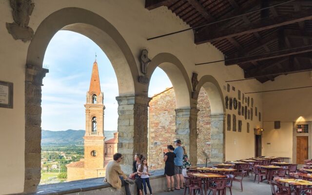 Pleasant Farmhouse in Rapolano Terme With Swimming Pool