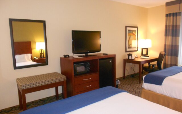 Holiday Inn Express & Suites Lancaster, an IHG Hotel