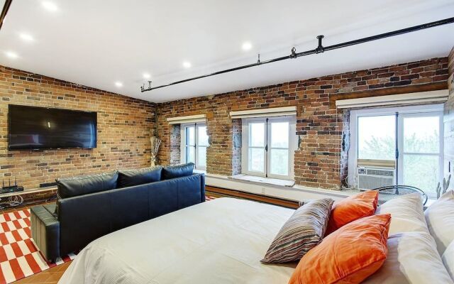 Charming Apartment on St-Paul street by Hometrotting