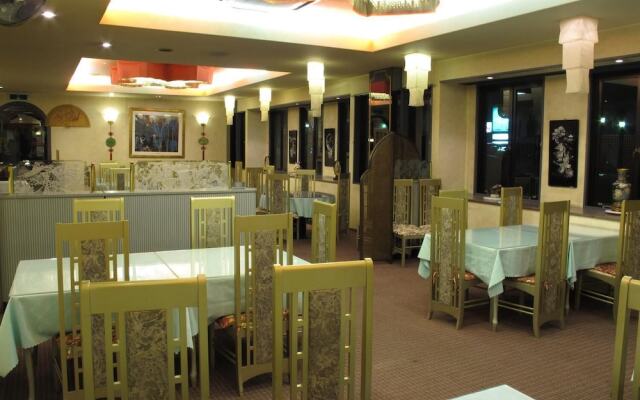 Hotel Platon Annex Green Plaza