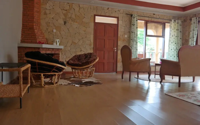 Enyati Lodge