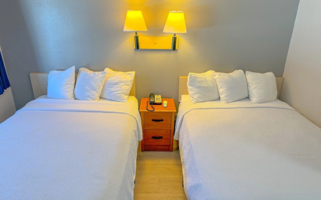 Super 7 Motel