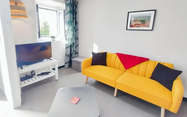 Cozy Vacation Rental in Peaceful Peral, Portugal