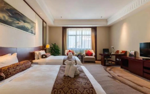 Longqi Jianguo Hotel