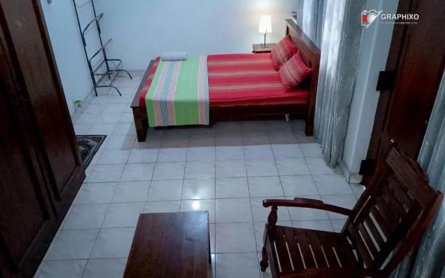 Ceylon Travel and Stay Lodge